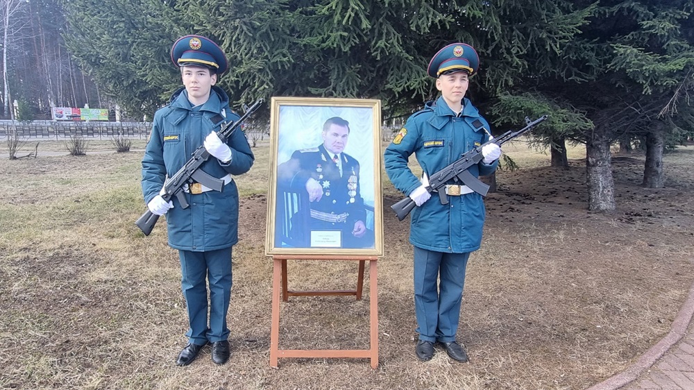 В Железногорске почтили память генерал-губернатора Александра Лебедя