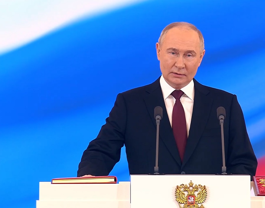 Владимир Путин официально вступил в должность Президента страны