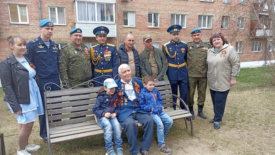 Единая Россия проводит акцию «Подарок ветерану»