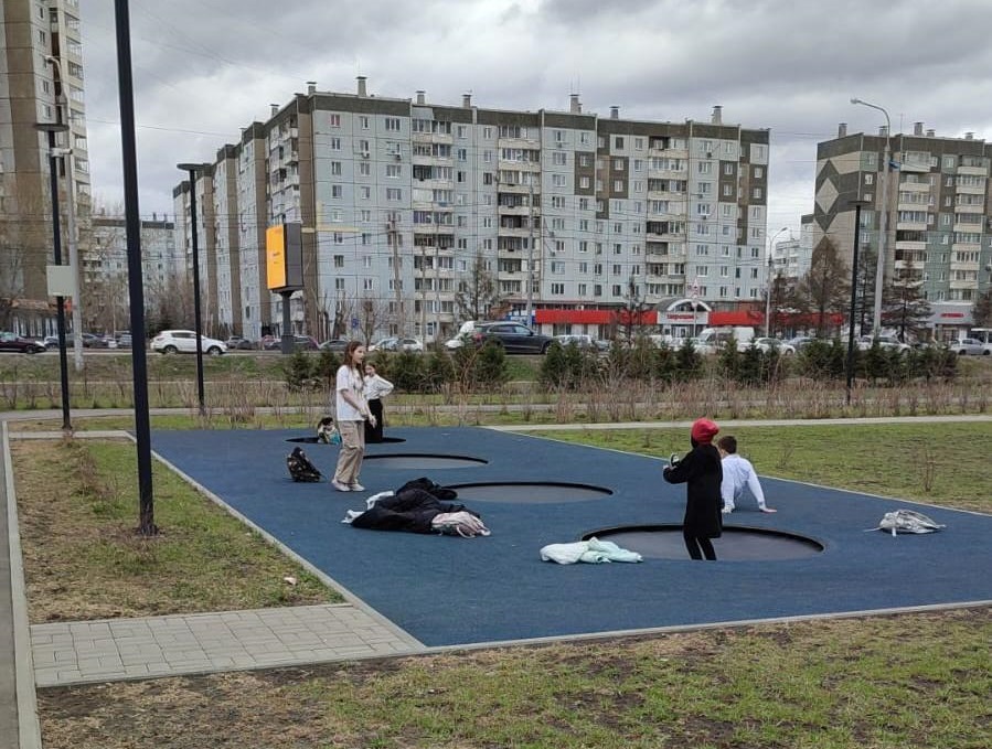 В Красноярске открываются уличные батуты