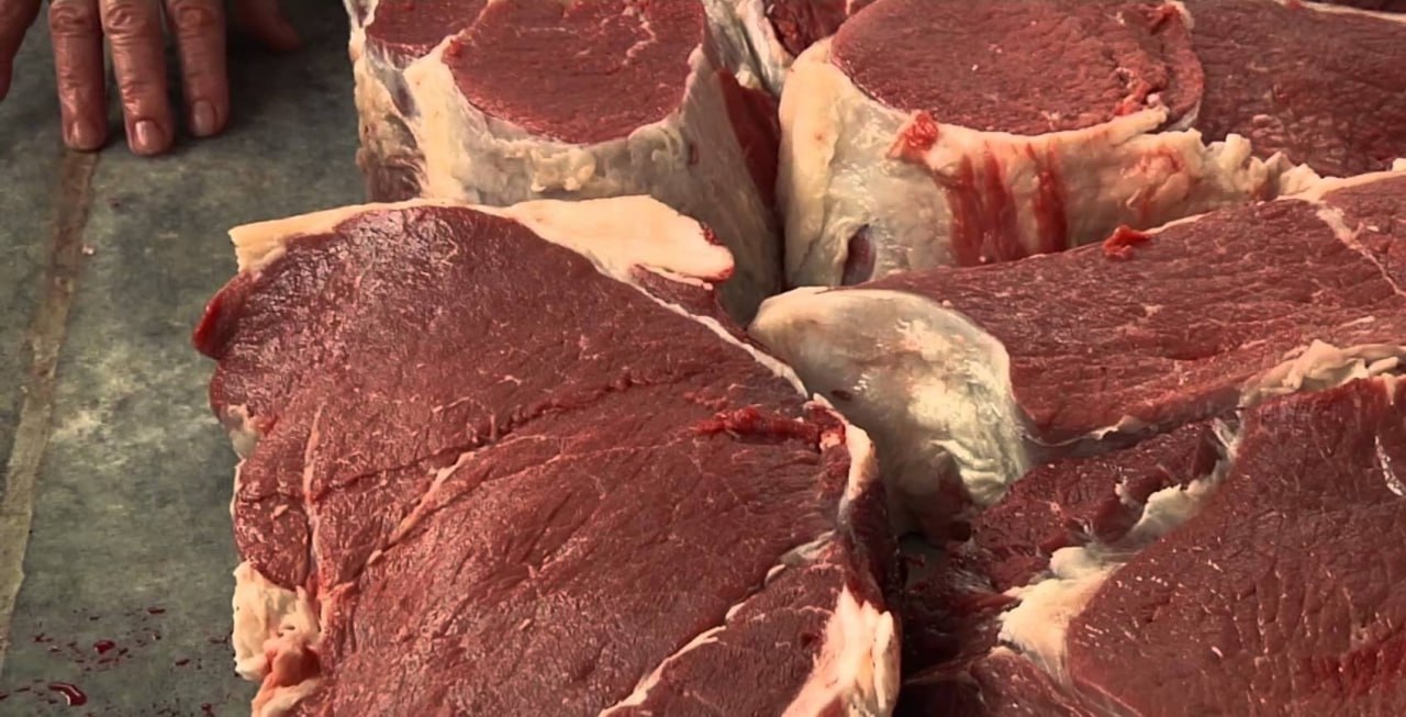 В красноярские школы привезли говяжье мясо с патогенным микроорганизмом листерией