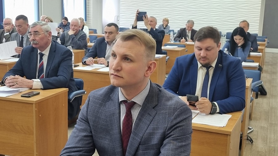 Депутаты Железногорска  приняли отставку заместителя председателя Совета