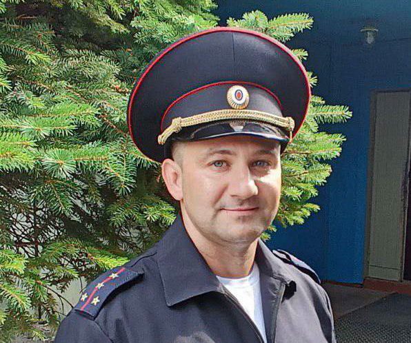 В Красноярске полицейский спас мужчину от необдуманного шага