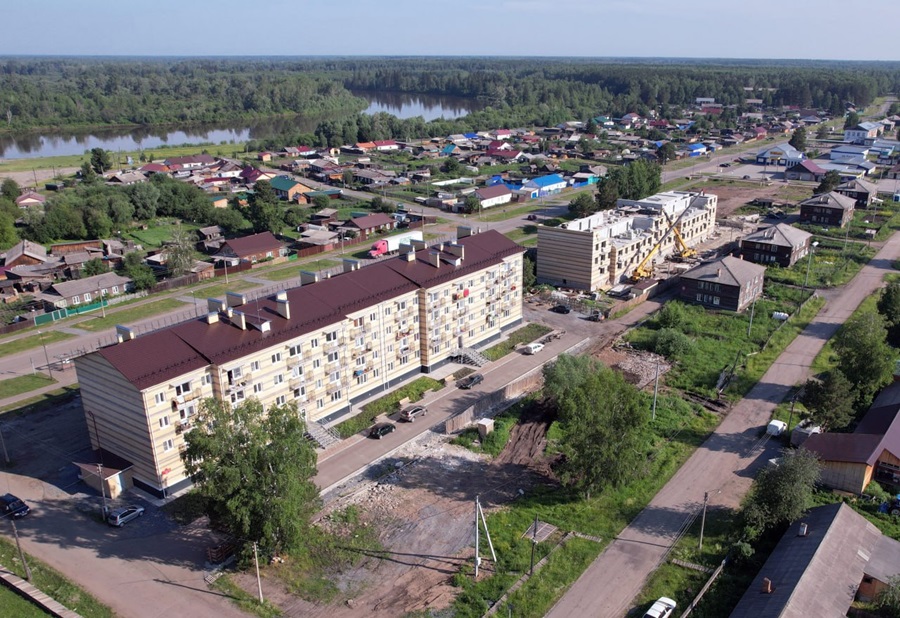 В новые квартиры из аварийного жилья переедут более 80 жителей села Новобирилюссы