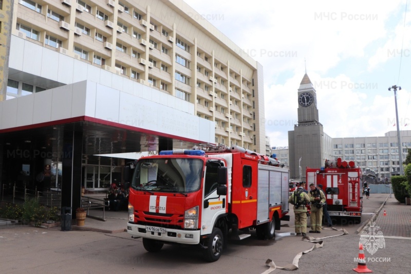 В гостинице «Красноярск» прошли пожарно-тактические учения