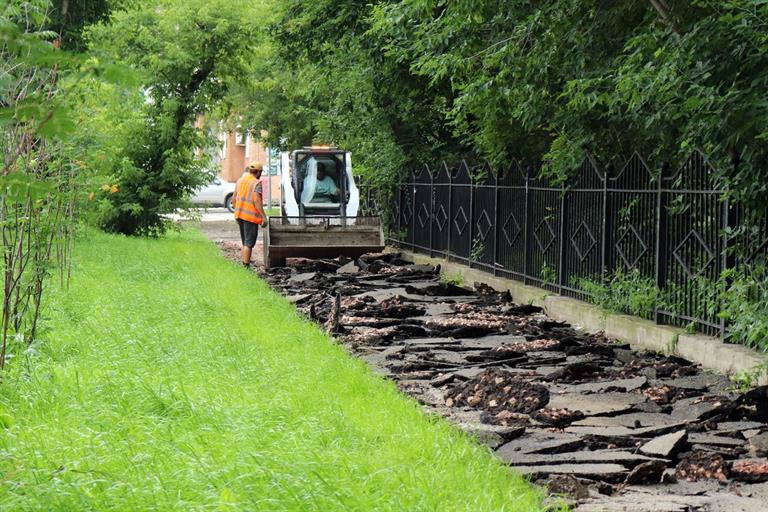 В Красноярске ремонт улицы Урицкого завершится к середине августа