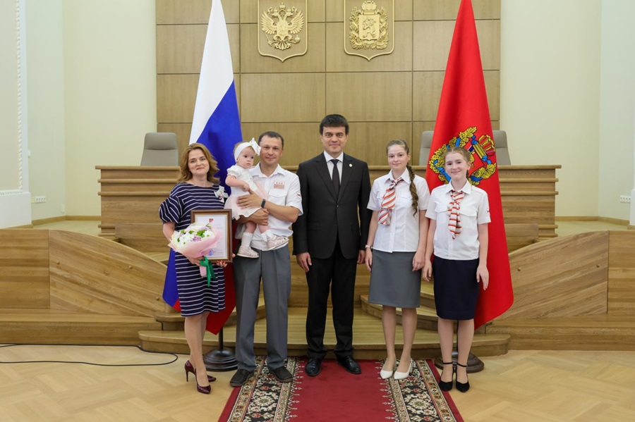 Красноярская семья выиграла во Всероссийском конкурсе «Семья года-2024»