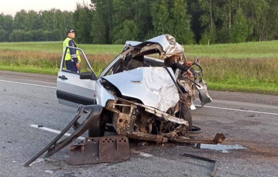 В Красноярском крае в ночной аварии погибли три человека