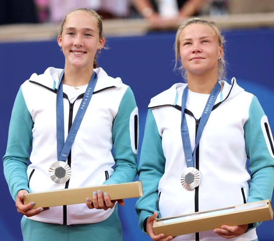 Российские теннисистки Андреева и Шнайдер взяли серебро на Олимпийских играх в Париже