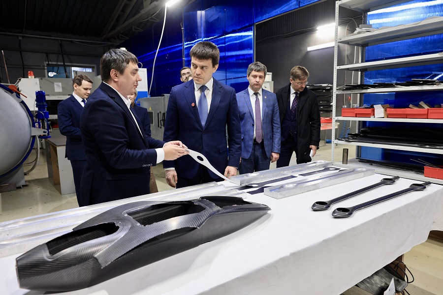 фото Руслана Рыбакова с сайта Правительства края  o 71073