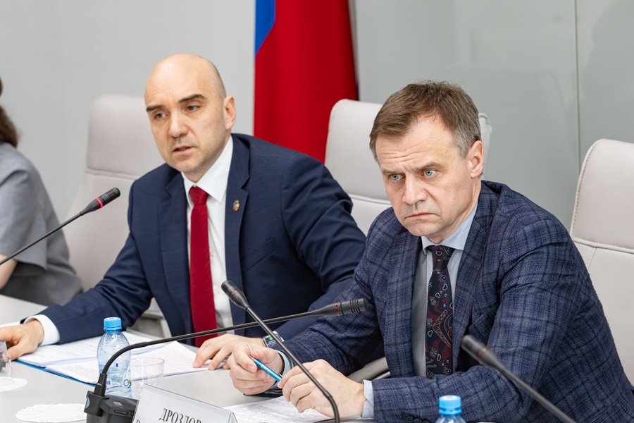 152785608260331 1590