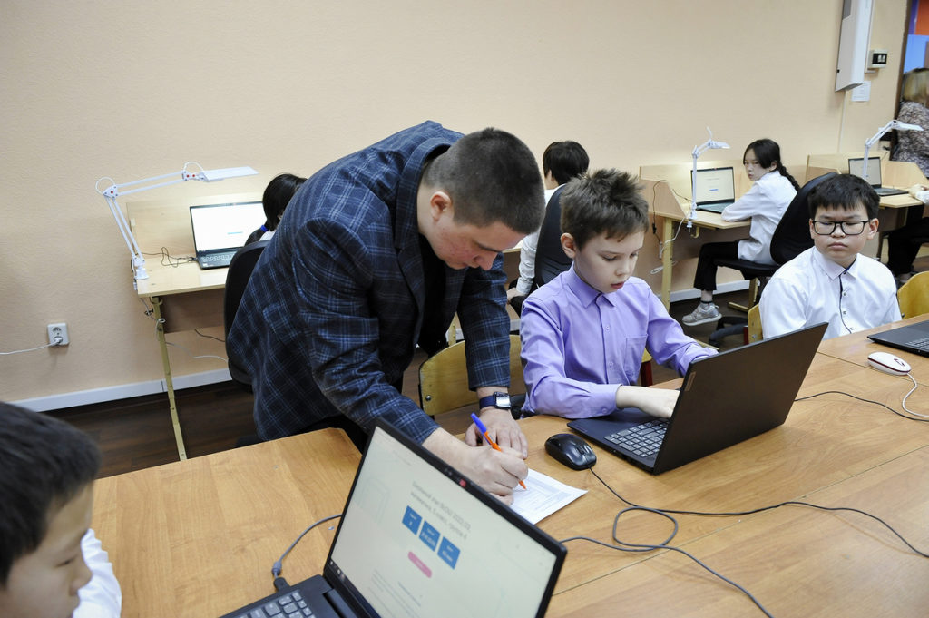 100 новых ноутбуков с лицензионным программным обеспечением приобрел «Норникель» для школ Таймыра