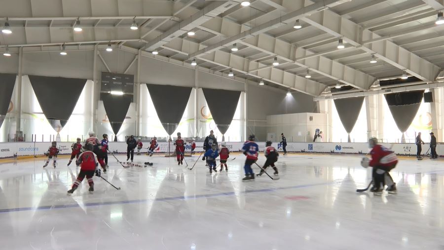 Игроки ХК «Норильск» провели мастер-класс для юных хоккеистов Таймыра