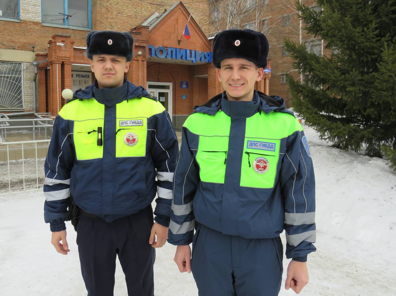 Инспектор ДПС в первый день службы спас жизнь жителю Канска
