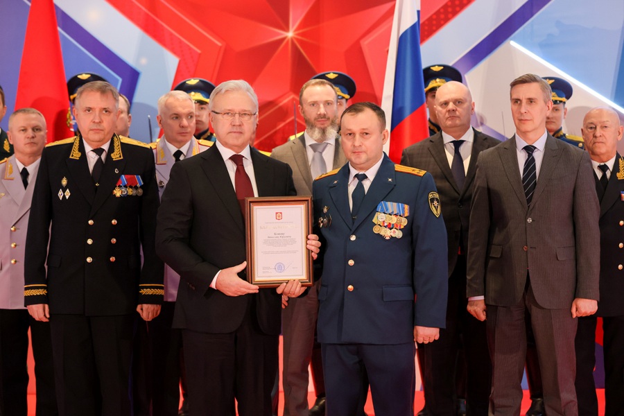 Александр Усс вручил награды тем, кто посвятил свою жизнь защите России