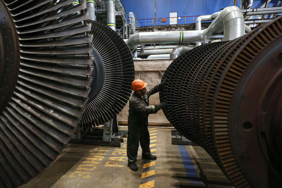 Остановить летом, чтобы зимой работать без остановки: вторую турбину Красноярской ТЭЦ-2 вывели в капремонт