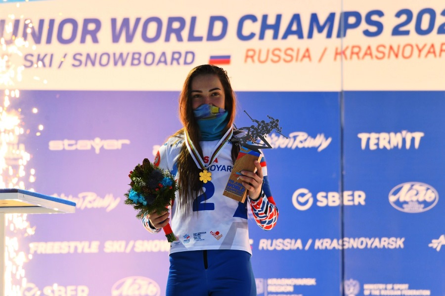 Дарья Мельчакова  взяла «золото»  в ски-кроссе на Первенстве мира по фристайлу и сноуборду 2021