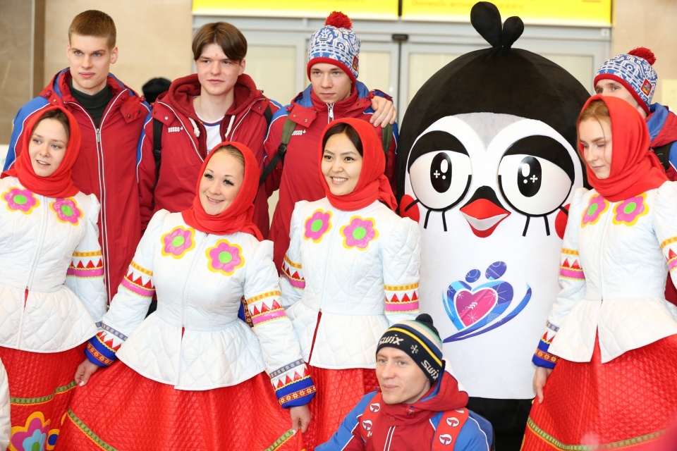 Пингвин Лаки встретил участников III Всероссийской зимней Спартакиады инвалидов