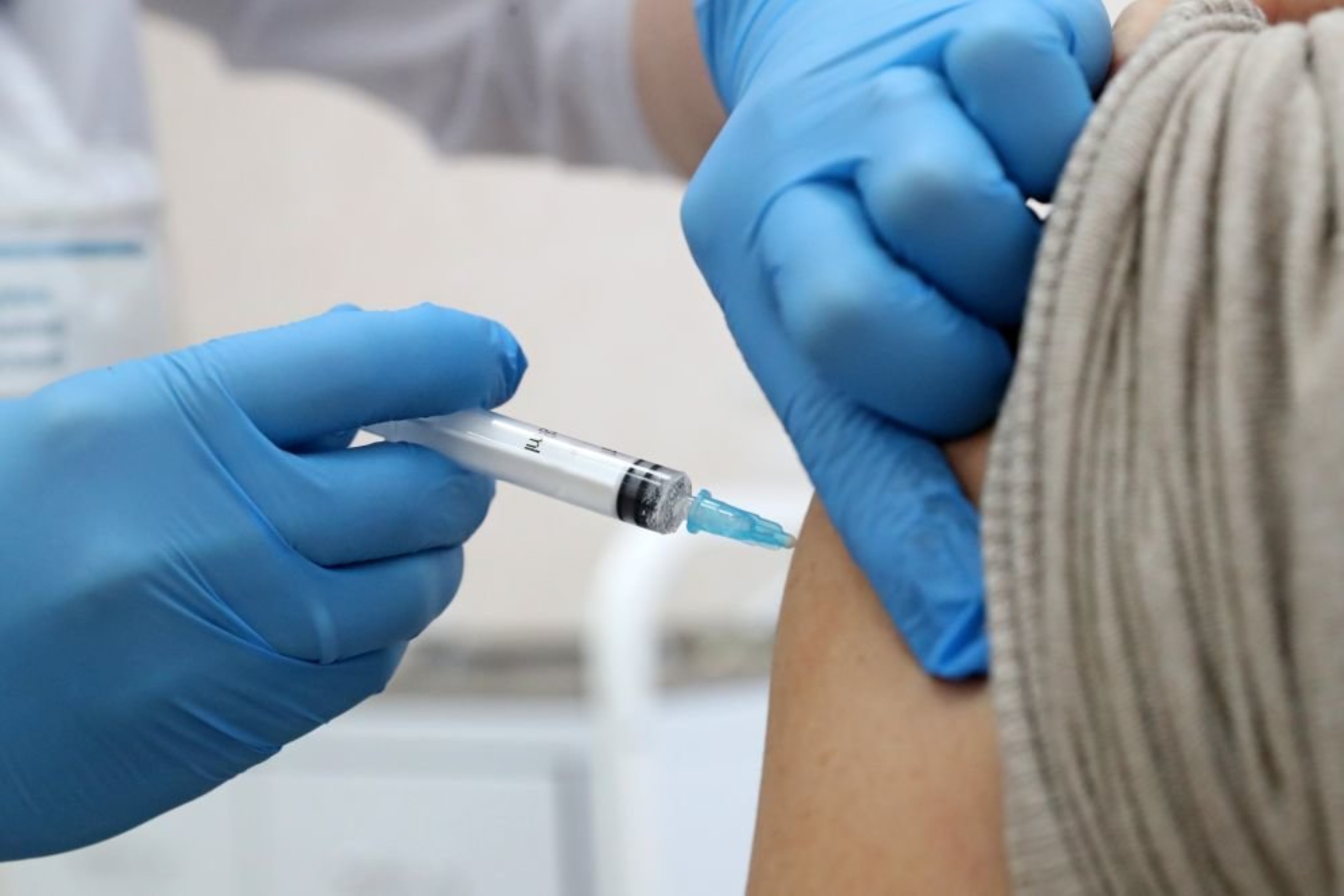 На предприятиях СУЭК в Красноярском крае проходит плановая вакцинация от клещевого энцефалита