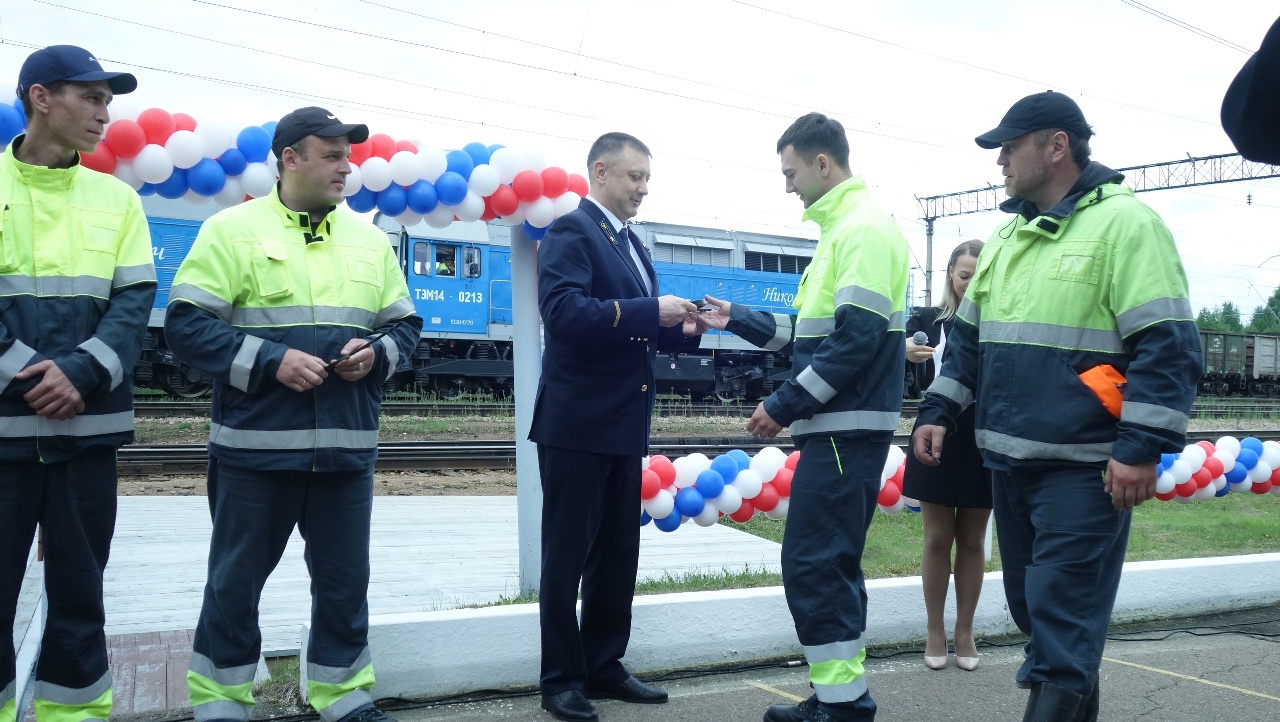 Новым тепловозам сервисного предприятия СУЭК в Бородино присвоили имена  выдающихся сотрудников